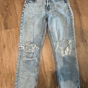American Eagle Outfitters mom Jean